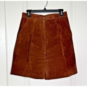 Vintage International Leather Collection Suede Pleated Shorts Women Size 9/10